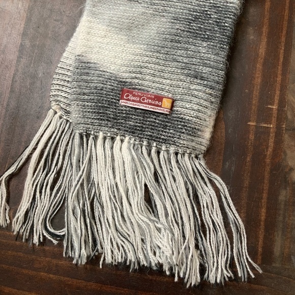 Peruvian Alpaca Genuino fringed scarf SZ 7.5X84 - Picture 4 of 5